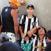 Suporteri impuscati in fata stadionului echipei Botafogo, inaintea meciului cu Flamengo